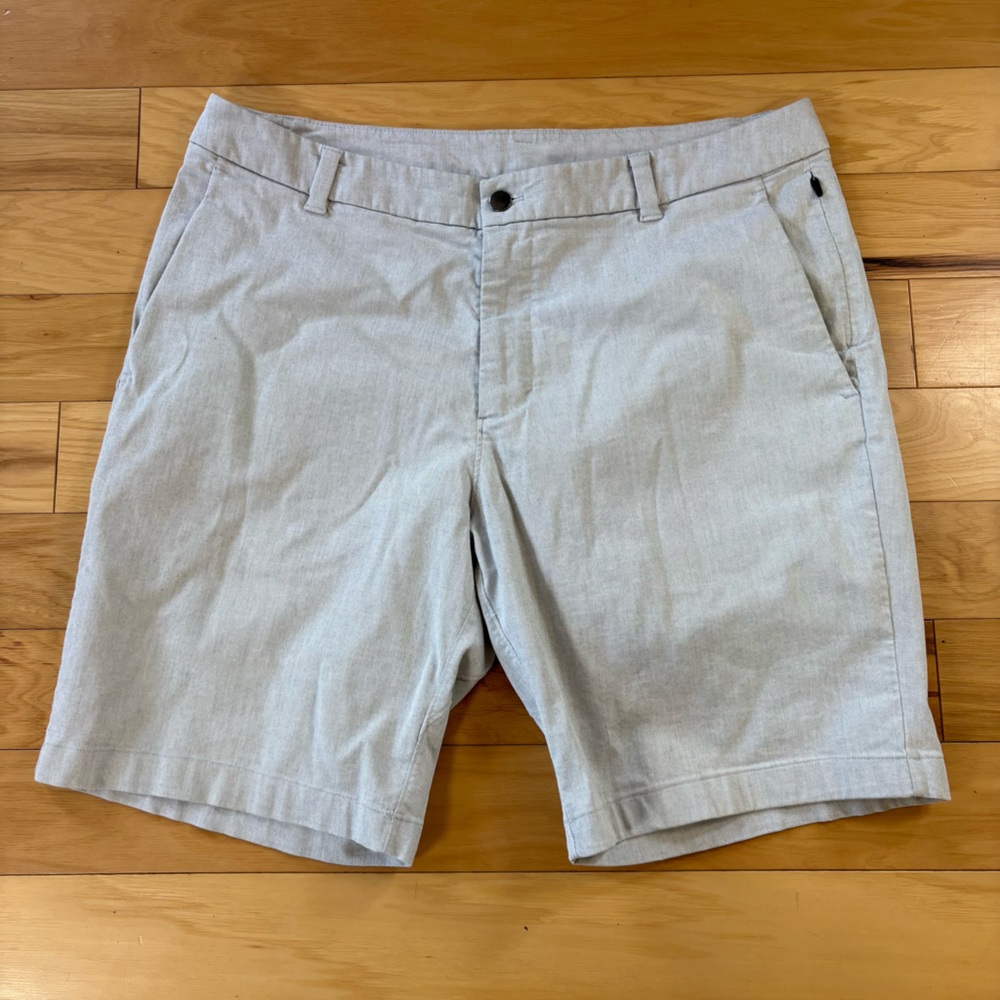 Lululemon Commission Classic Fit Shorts Mens Sz 36 Gray 9" Inseam Chinos